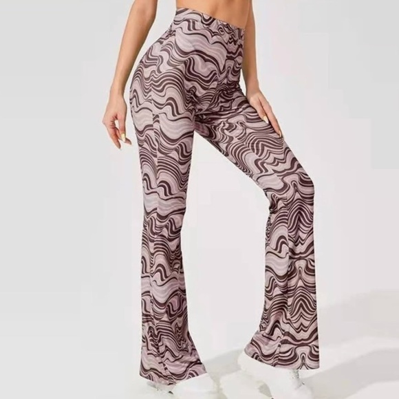 🩵3/$20🩵 TRIPPY PATTERN BROWN AND MAUVE FLARE STRETCHY HIGH WAISTED DANCE PANTS - Picture 7 of 7